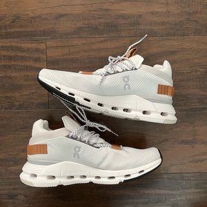 on running cloudnova, Womens size 9